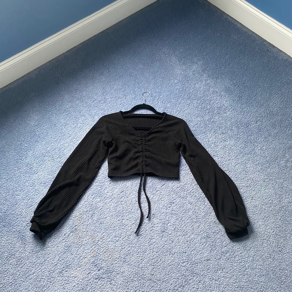 black adjustable crop top